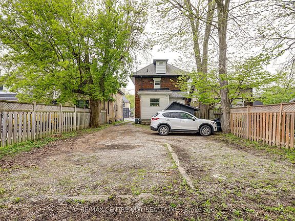 3rd image of 84 Wharncliffe Rd S
