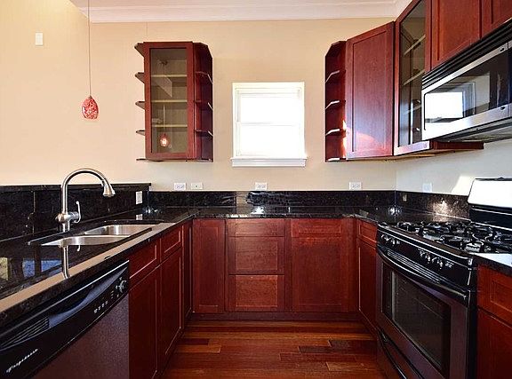 5th image of 2224 W Touhy Ave APT 4W