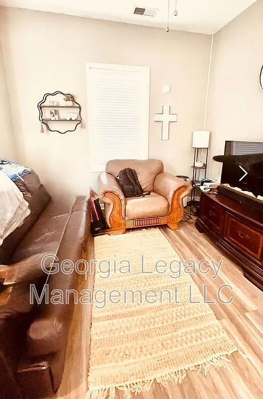 1 bed, 1.0 bath, $500 — Photo 3