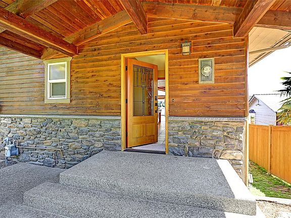 5th image of 14931 W Lake Goodwin Road