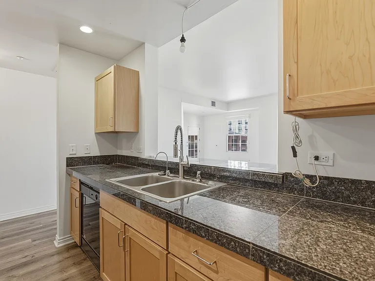 300 W 11th Ave #6J — Photo 4