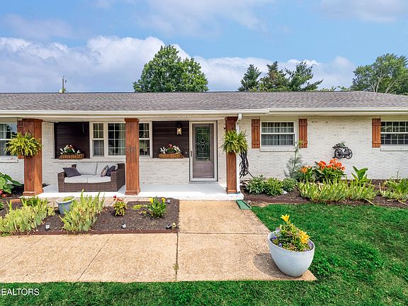 4th image of 7909 Livingston Dr
