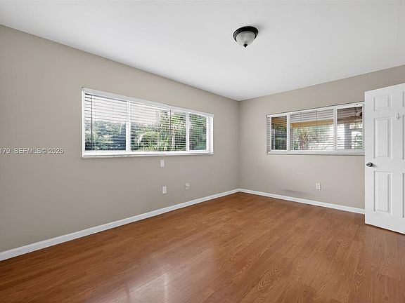5th image of 1104 SW 12th St