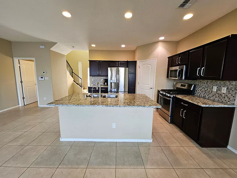 1408 Lumberton Dr NW — Photo 5