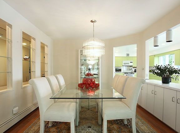 5th image of 40 Beachwood Ln