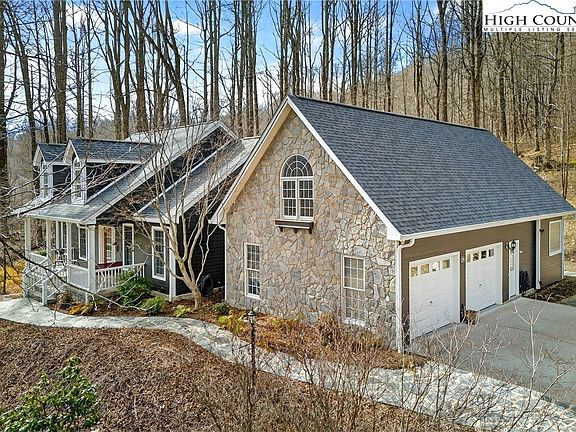 3rd image of 219 Catawba Drive