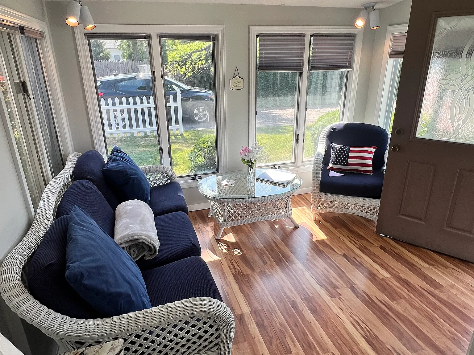 57 Holiday Ln — Photo 2