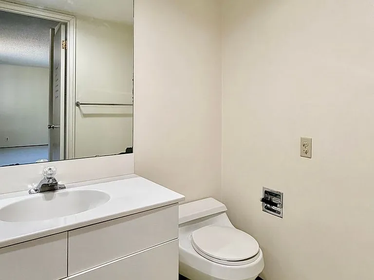 16508 NE 19th Pl — Photo 14