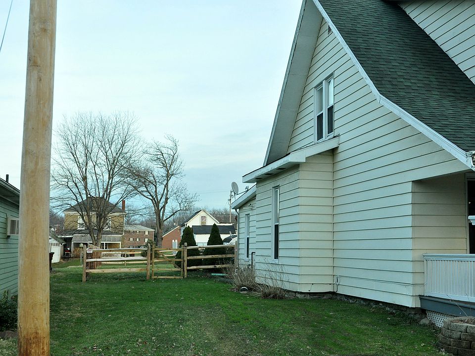 2nd image of 134 N Ash St