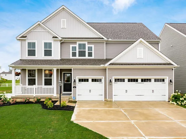 327 Shelter Cove Dr, Pataskala, OH 43062