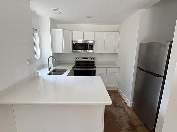 5th image of 708 N William St #102