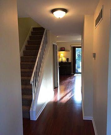 2nd image of 202 East Ct