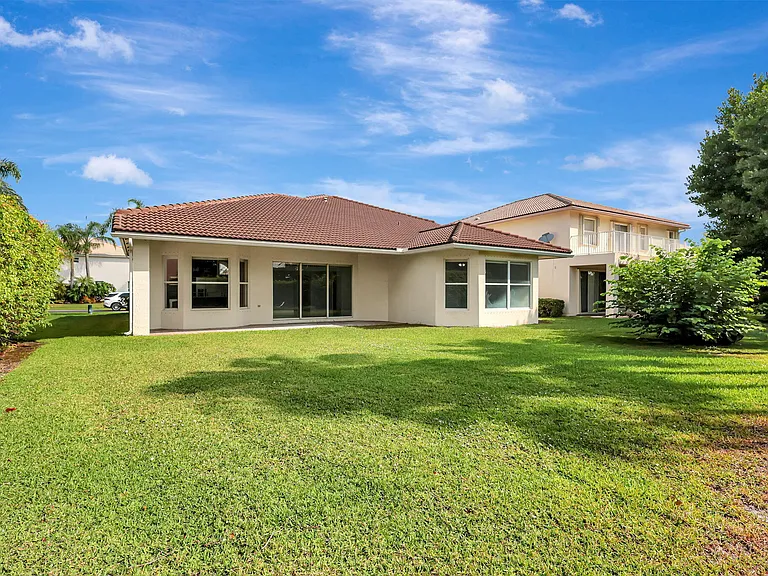 4190 Bahia Isle Cir — Photo 50