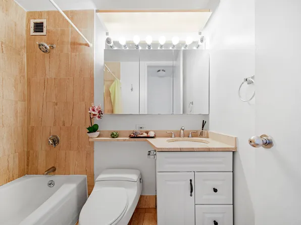 1 Irving Place image 12 of 18