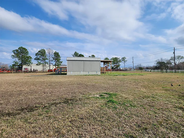 3373 E Highway 6 — Photo 3