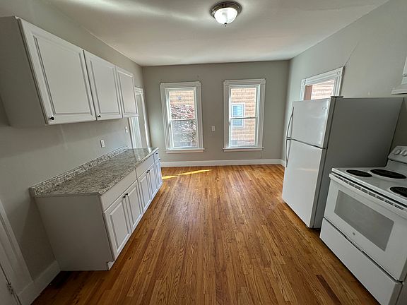 4th image of 211 Alden Ave #1A