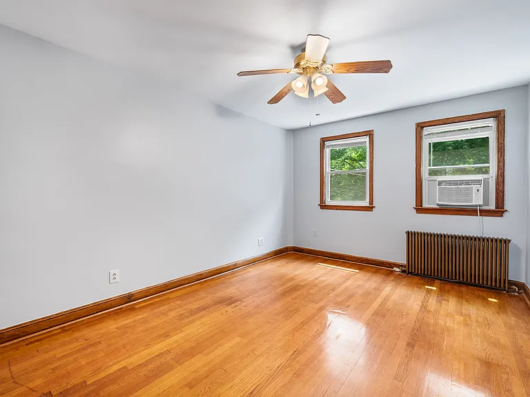 55 Farragut Pl NW #2 — Photo 5