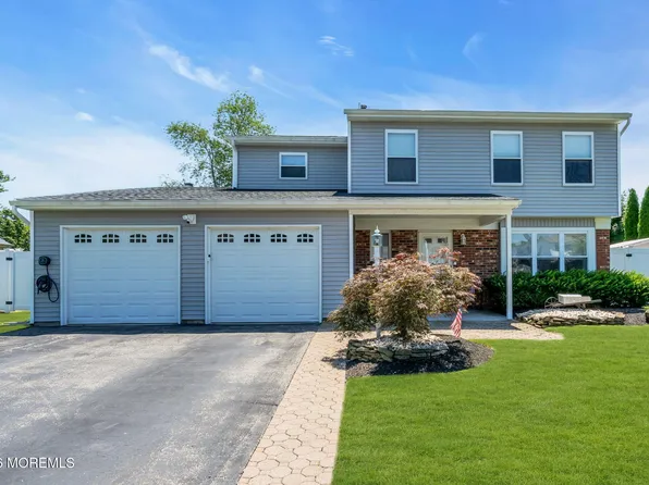 40 Kiwi Loop, Howell, NJ 07731