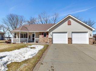 404 Sundown Dr, Avon, MN 56310