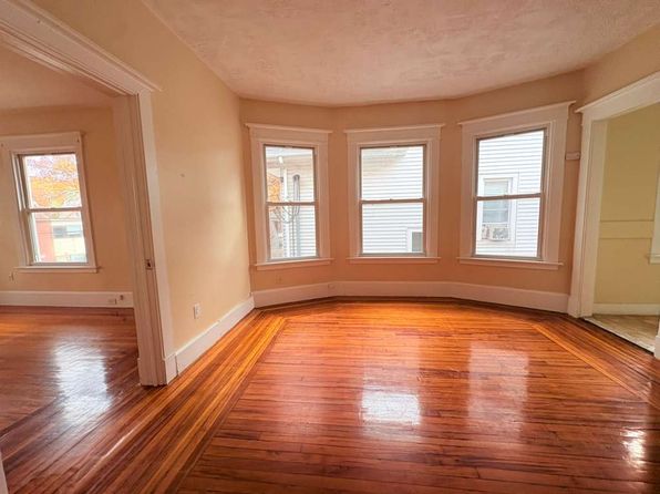 534 Whalley Ave #2RR