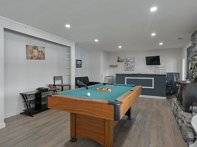 413 E Herron Blvd NW — Photo 17