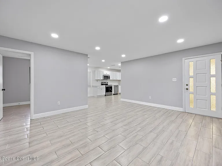 419 Marquis St — Photo 5
