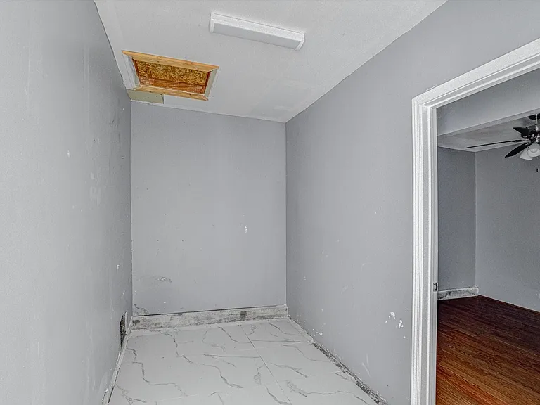 14618 Flair Dr — Photo 27