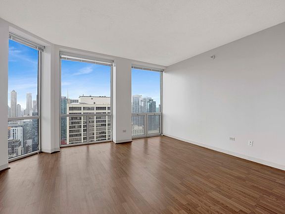 4th image of 222 N Columbus Dr APT 4606