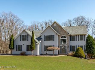 13 Colony Dr, Hazleton, PA 18202