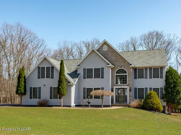 13 Colony Dr, Hazleton, PA 18202