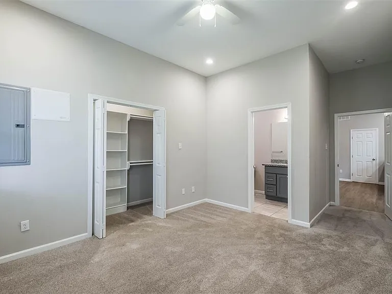 3207 Avenue O — Photo 16