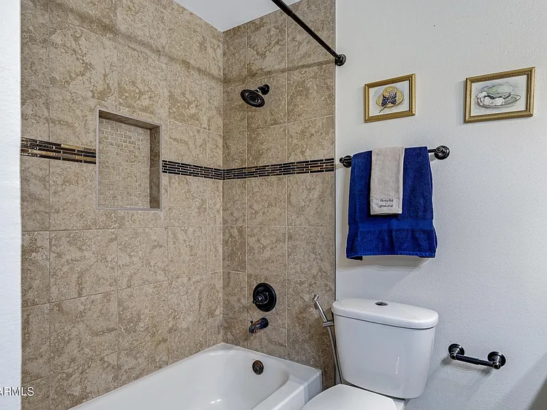110 W Del Rio Dr — Photo 9