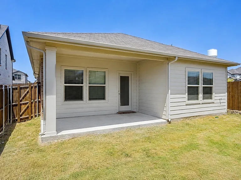 801 McKenna Dr — Photo 25