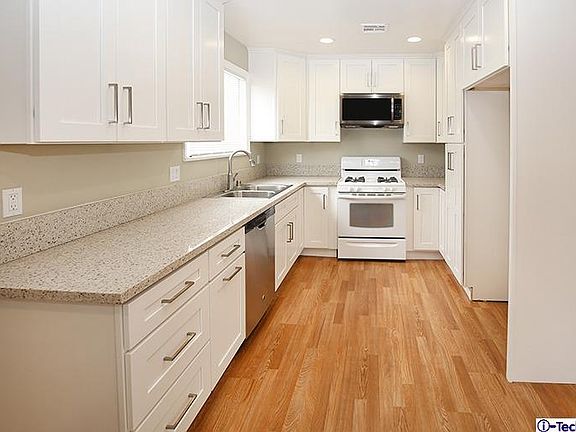 4th image of 7844 Bellingham Ave