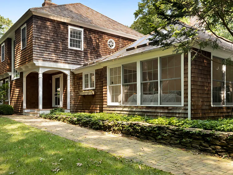 16 Alexis Ct — Photo 3