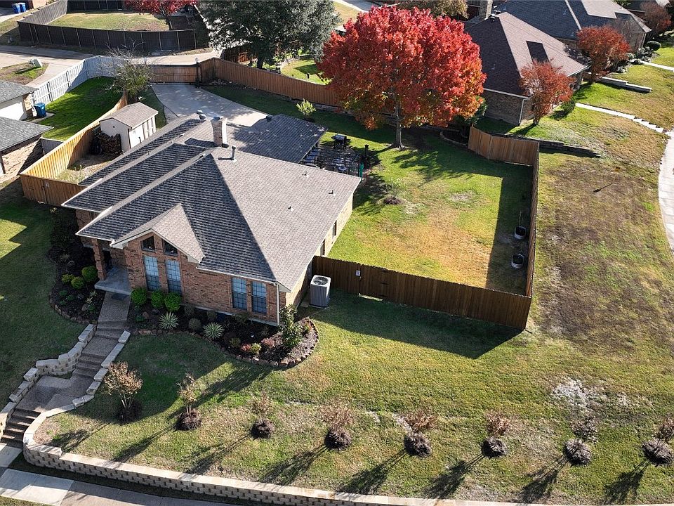 1st image of 1400 Barclay Dr