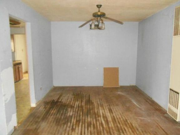 5th image of 330 Adams Dr