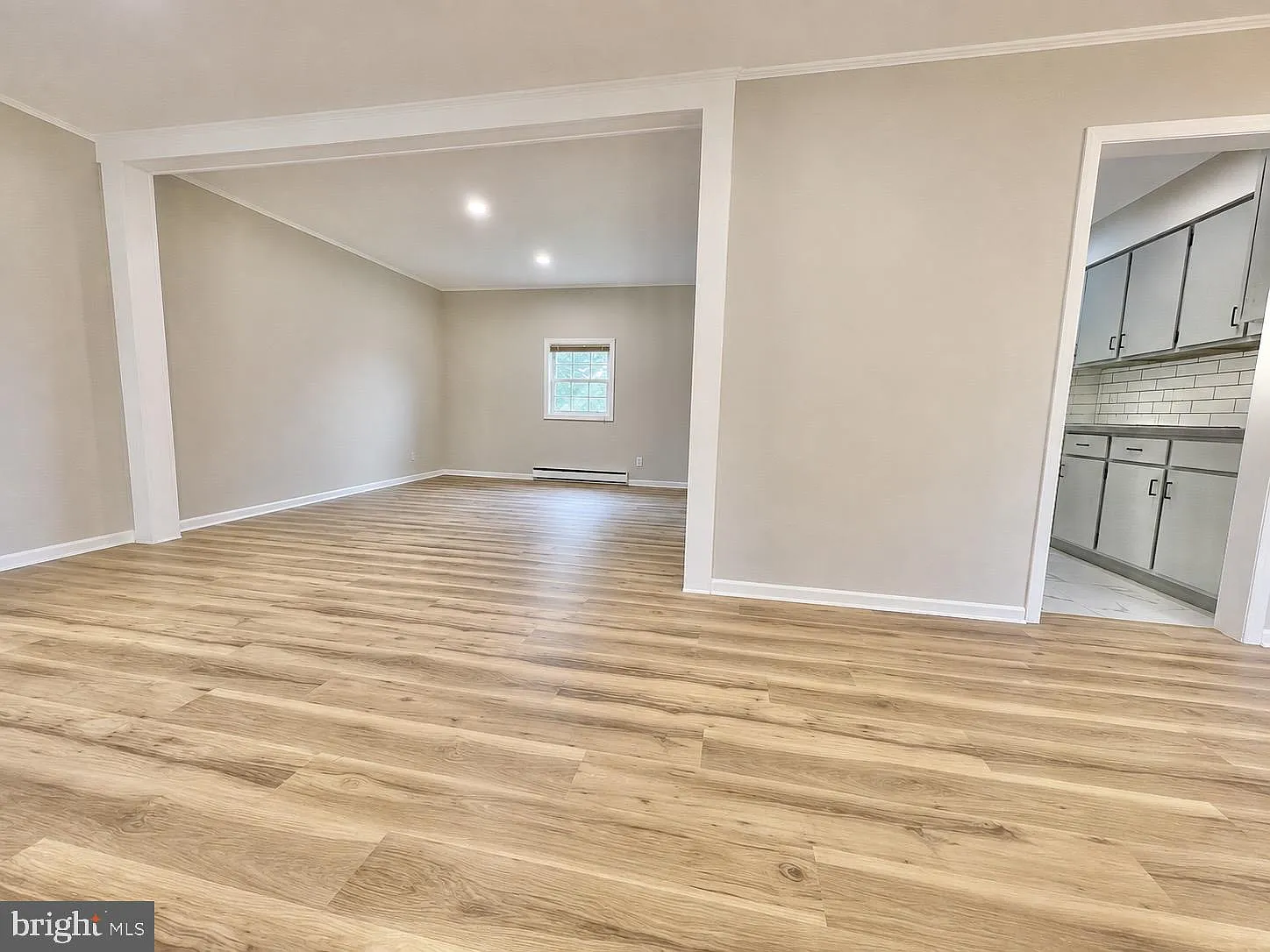 3 bed, 2.0 bath, 2150 sqft, $2,250 — Photo 3