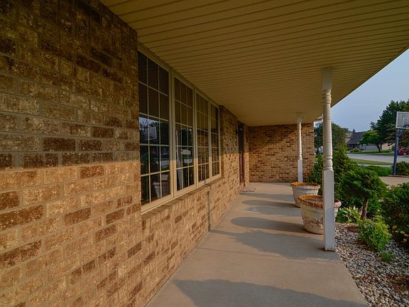 2nd image of 2360 La Rue Ln