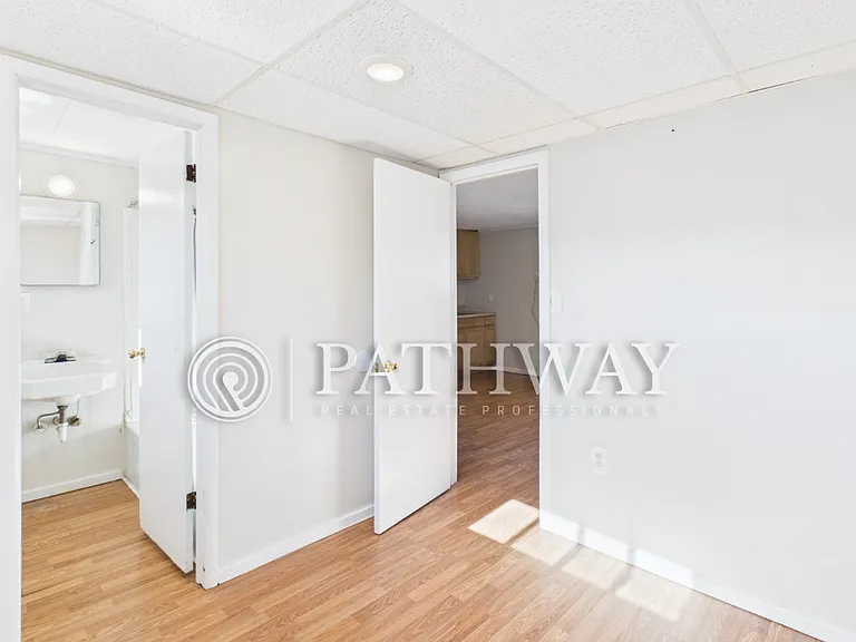 172 North St #7 — Photo 8
