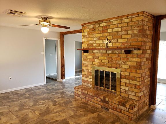 3rd image of 2515 Baycrest Dr