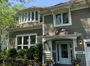 1849 Winnetka Ave, Northfield, IL 60093