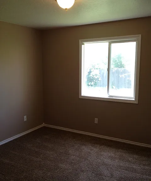 263 N Sunbird Ave — Photo 8