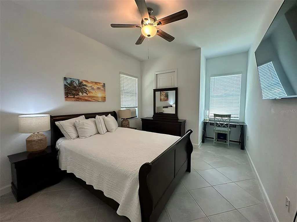 1 bed, 1.5 bath, 400 sqft, $1,400 — Photo 2