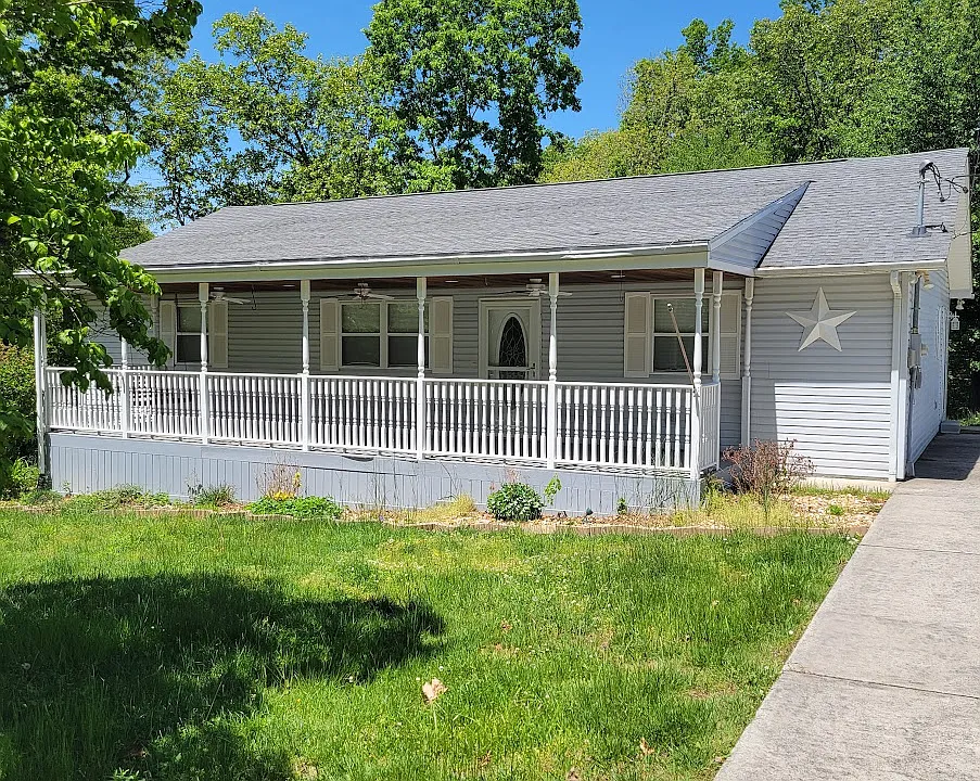 873 Oakmont Dr