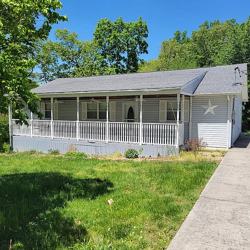 873 Oakmont Dr Photo 1