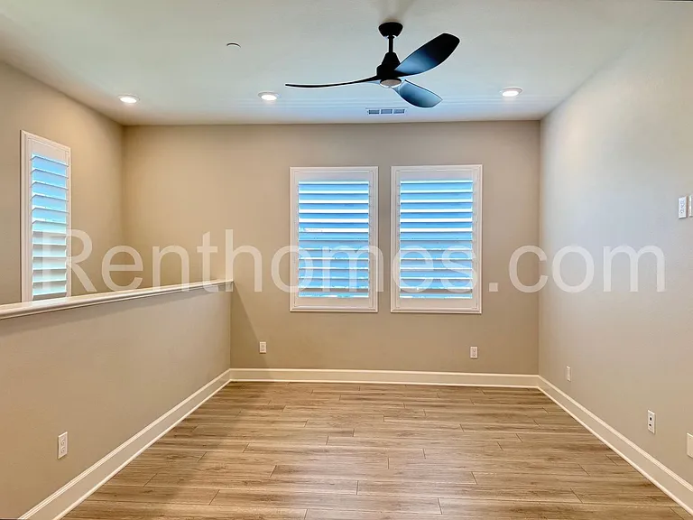 10835 Wendy Way — Photo 11