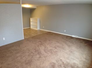 1889 190th Rd APT 9, Wathena, KS 66090