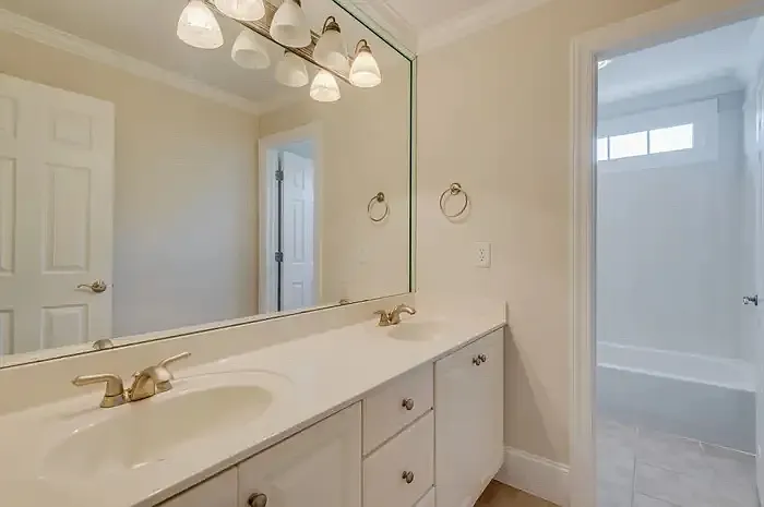 101 Tiffany Ct — Photo 36