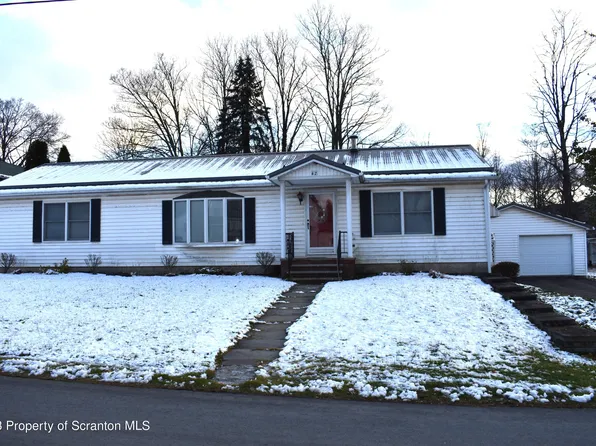 42 Maple St, New Milford, PA 18834